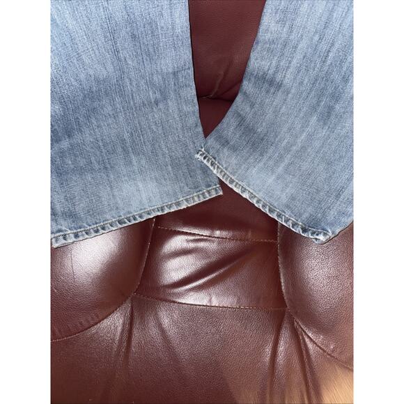 Gap Men's Easy Authentic Jeans Sz 40x30 Blue Denim Light Wash Bleach SPOT ON LEG - Picture 8 of 9